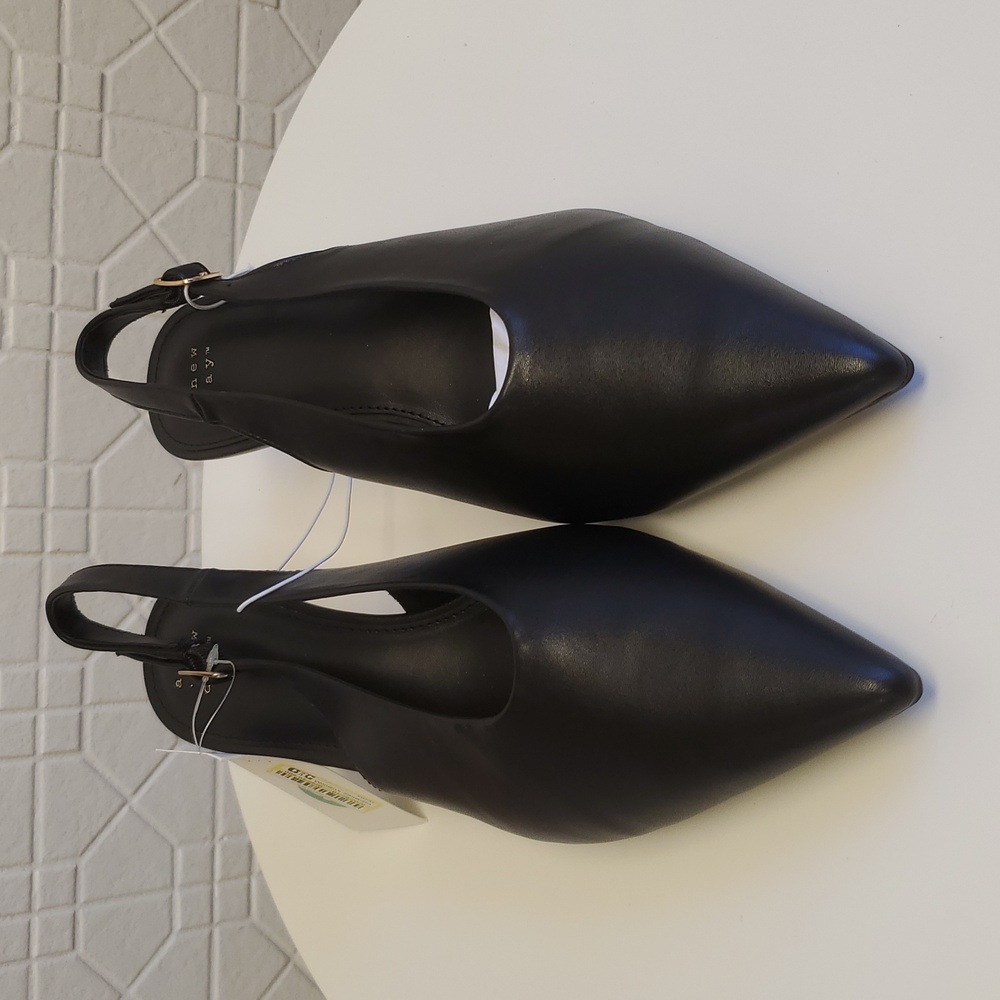 A New Day Black Slingback Pointed Kitten Heel Pumps with Gold Accent Heel 9.5 - Picture 7 of 9